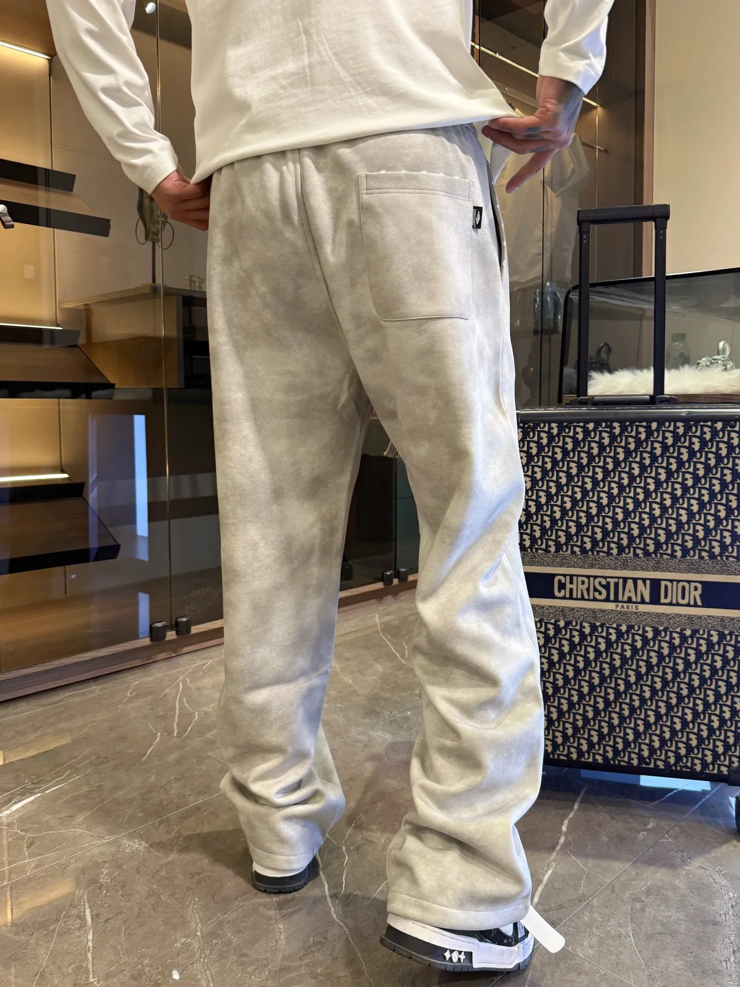 Balenciaga 🆕2026 Autumn and Winter New Arrival Casual Pants! The official website will be released simultaneously. Brand Classic LOGO casual pants, customized fabrics, excellent comfort and strong touch. Highly recognisable, perfect appearance and craftsmanship. Size:M-3XL